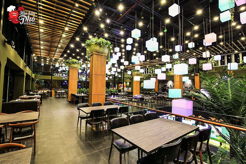 Hải Sản Phố 48 Liễu Giai gây ấn tượng với không gian mở rộng rãi bậc nhất Hà Thành
