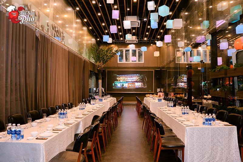 Phòng tiệc trên 30 khách hỗ trợ máy chiếu/ màn led/ âm thanh và sân khấu