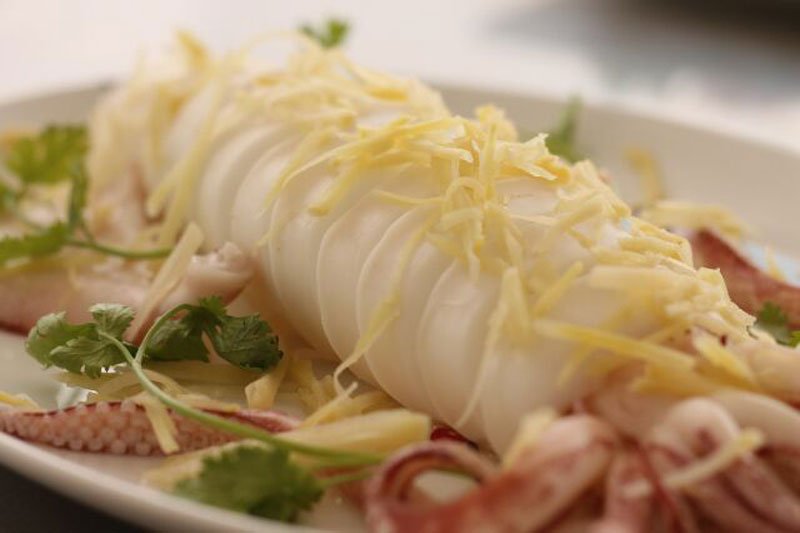 Mực ống tươi ngọt, hấp vừa tới, dễ ăn, nịnh miệng, phù hợp với mọi lứa tuổi