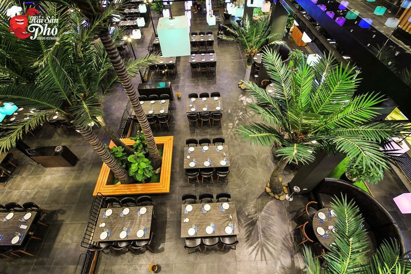 Đến với nhà hàng hải sản sang trọng - Hải Sản Phố - quý thực khách có thể được tận hưởng không gian rộng rãi đáng kinh ngạc tại cả 2 cơ sở của nhà hàng.