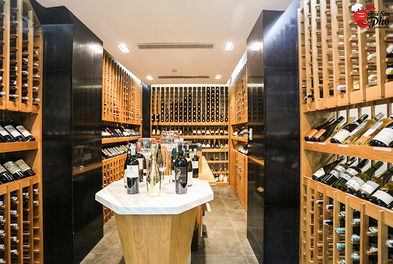 Cùng thưởng thức món tráng miệng kèm một chút rượu để cuộc trò chuyện thêm phần trọn vẹn.