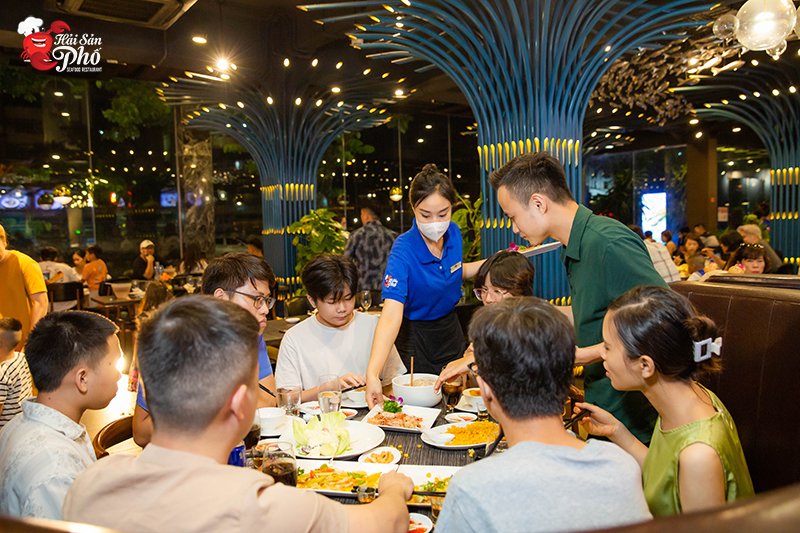 Nhà hàng tổ chức sinh nhật với phong cách phục vụ chuyên nghiệp