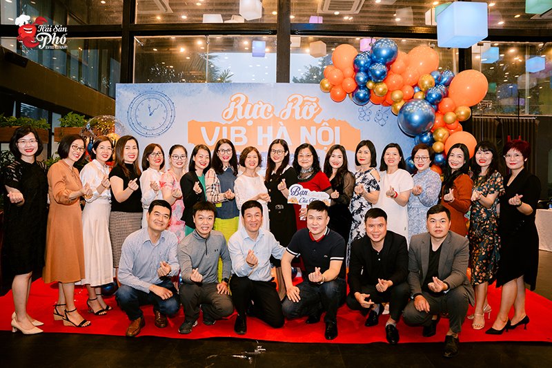 Nhà hàng tọa lạc tại vị trí đắc địa, thu hút nhiều khách hàng