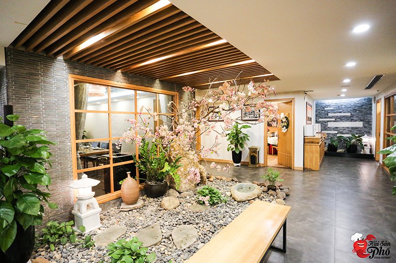 Các phòng tiệc được thiết kế theo phong cách thanh lịch với những gam màu nhẹ nhàng