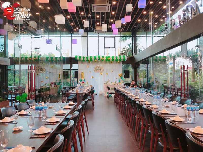 Hải Sản Phố là nhà hàng đặt tiệc sinh nhật ấn tượng giữa lòng thủ đô