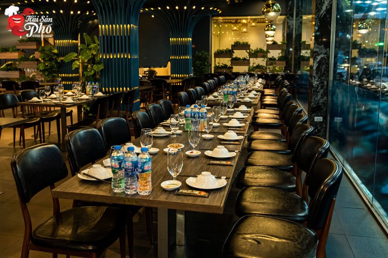 Cơ sở 15 Trần Khánh Dư mang tone xanh dương đầy Huyền bí của đại dương.