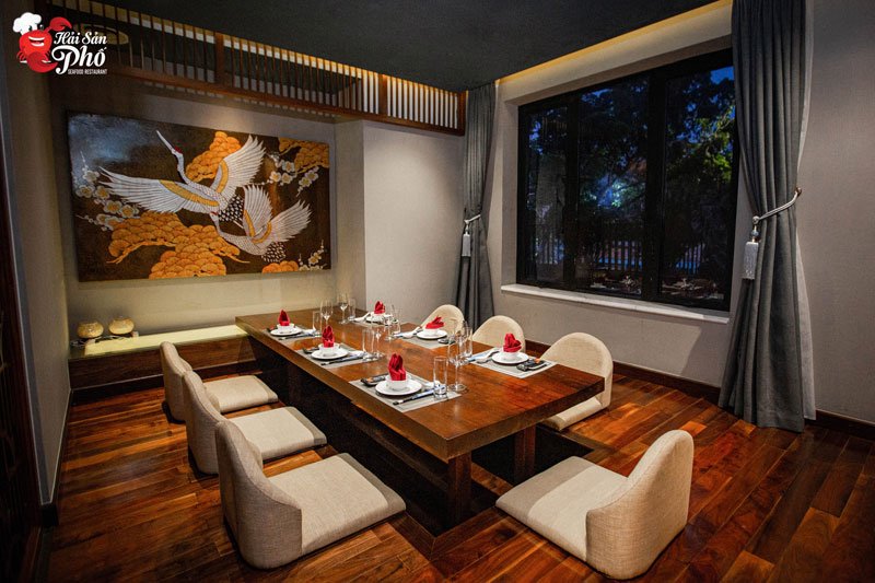 Phòng riêng tại Hải Sản Phố 15 B-C Trần Khánh Dư.