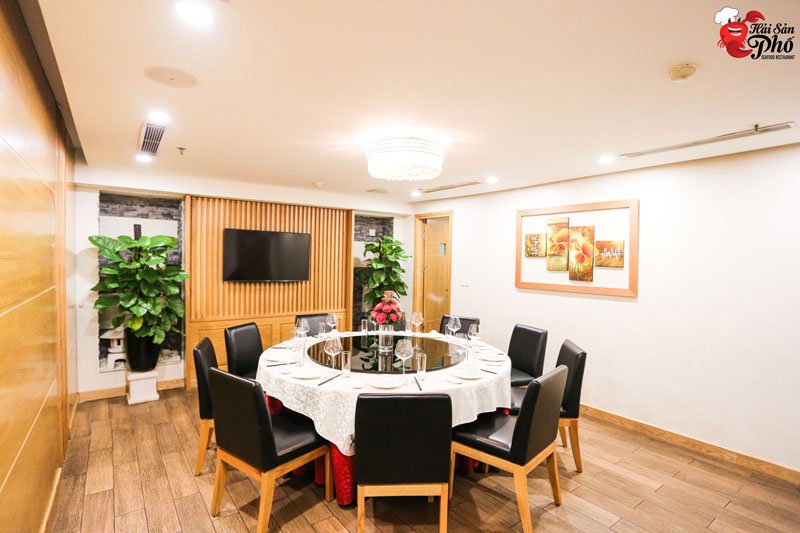 Phòng VIP tối giản, sang trọng tại Hải Sản Phố 48 Liễu Giai