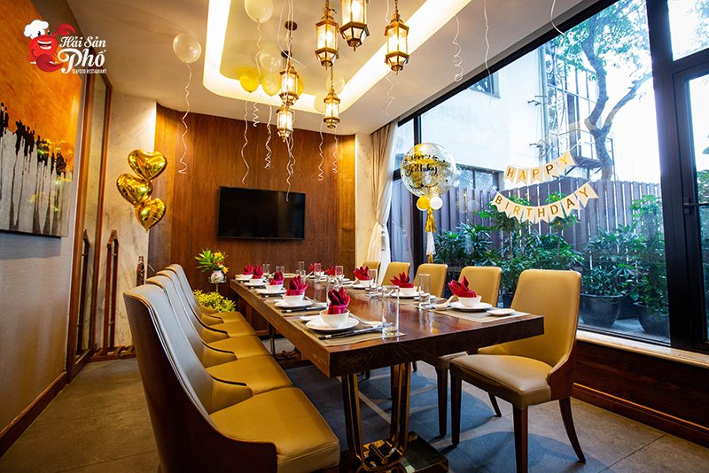 Không gian phòng VIP được thiết kế phù hợp với mọi bữa tiệc của quý khách