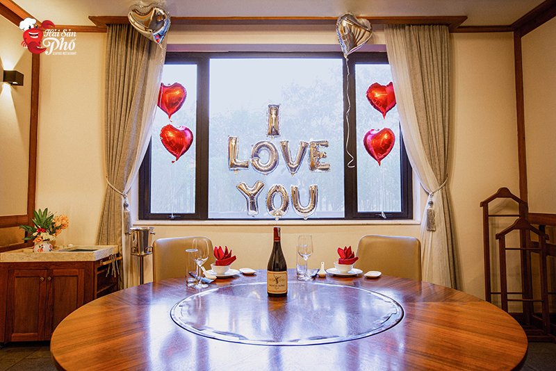 Thoải mái trang trí không gian phòng tiệc theo yêu cầu