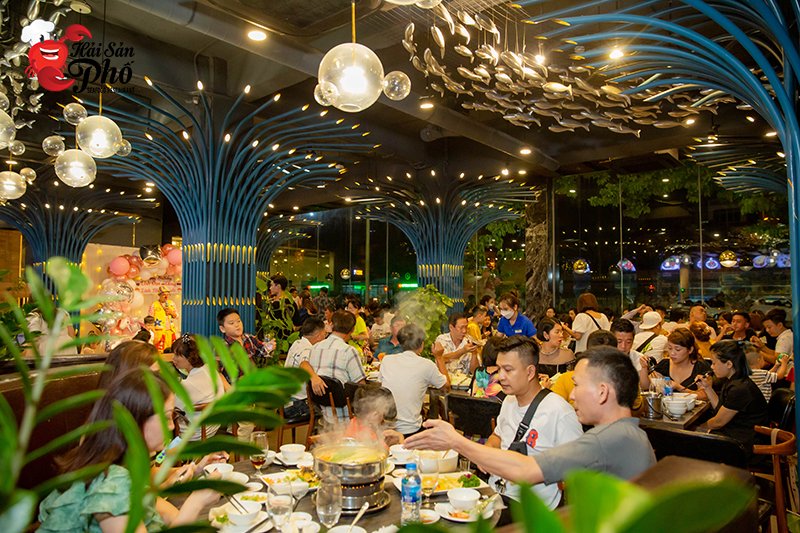 Không gian mở thoáng mát được thiết kế bắt mắt, sang trọng