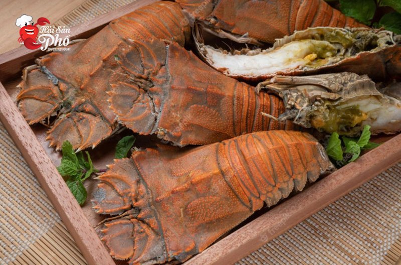 Tôm mũ ni với vẻ ngoài độc đáo, là một trong những loại hải sản quý hiếm hàng đầu