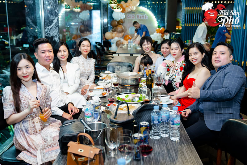 Đặt tiệc dễ dàng sẽ khiến bữa tiệc trở nên “đầu xuôi đuôi lọt”.