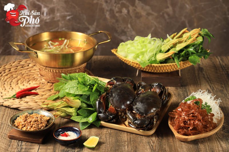 Set lẩu cua đầy đủ, thơm ngon và đầy ấn tượng tại Hải Sản Phố.
