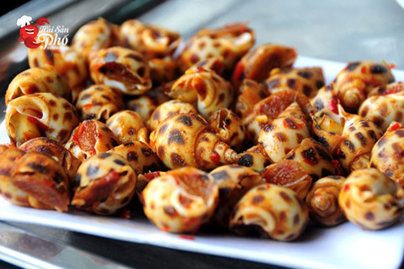 Món ốc hương rang me đậm đà thơm ngon