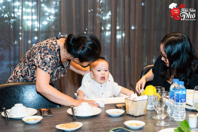 Phòng riêng sẽ tạo nên không khí ấm cúng, vui vẻ.