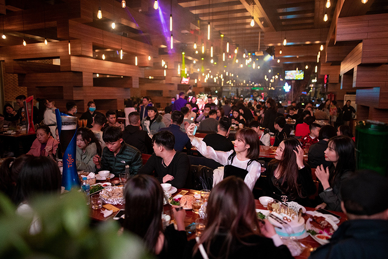 Cheering Beer là nhà hàng tổ chức tiệc tất niên với nhiều thương hiệu bia nổi tiếng