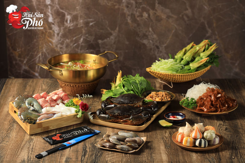 Cua Cà Mau tại Hải Sản Phố tươi ngon, to và chắc thịt.