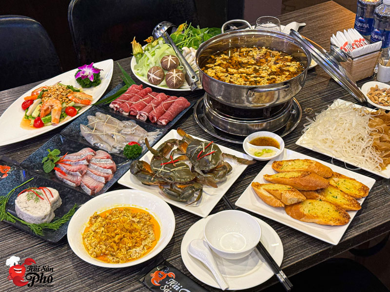 Món lẩu của những bữa tiệc sum họp, đầy niềm vui và ý nghĩa.