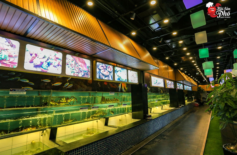 Bể hải sản công suất lớn với từng khu bảo quản riêng biệt