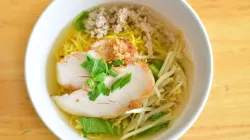 Bún gà xáo sả: cách nấu nước dùng thơm nồng cho bữa sáng