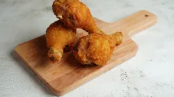 Đùi gà chiên cay giòn rụm: cách ướp đậm vị, chiên vàng đều