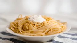 Mì trộn sốt mayonnaise cho bé: món tủ béo thơm, làm 15 phút