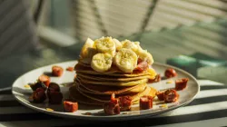 Pancake chuối xúc xích: bữa sáng ngọt mặn mềm xốp, no lâu cả buổi