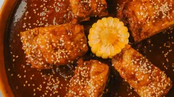 Sườn chiên sốt mận chua ngọt: cách làm sườn giòn, sốt sánh