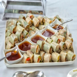 Gỏi cuốn bắp giò