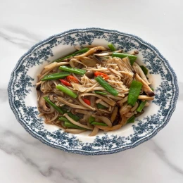 Nấm đùi gà xào sa tế