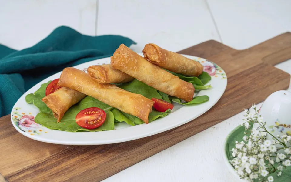 chả gi&ograve; khoai m&ocirc;n