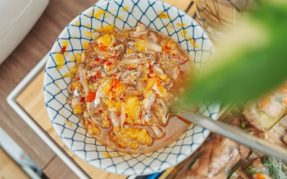 t&ocirc;m kh&ocirc; nấu canh