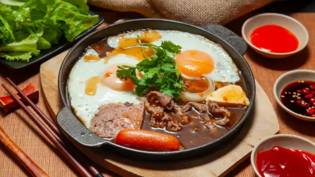 Biến tấu b&aacute;nh m&igrave;: b&aacute;nh m&igrave; chảo, nướng muối ớt v&agrave; pudding