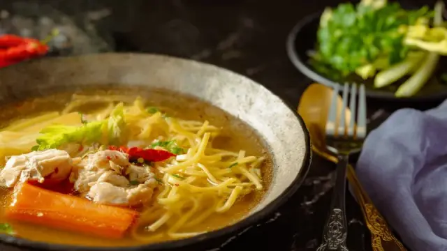 B&uacute;n thang H&agrave; Nội: c&aacute;ch nấu nước d&ugrave;ng trong, b&agrave;y b&aacute;t đẹp chuẩn vị