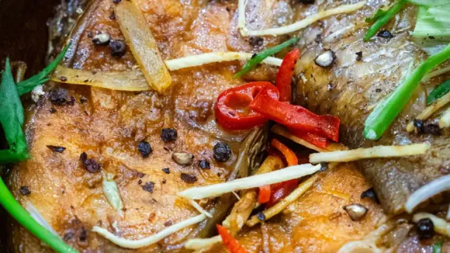 C&aacute; tr&ecirc; kho ngon: 5 c&aacute;ch kho đậm đ&agrave;, thơm v&agrave; kh&ocirc;ng tanh
