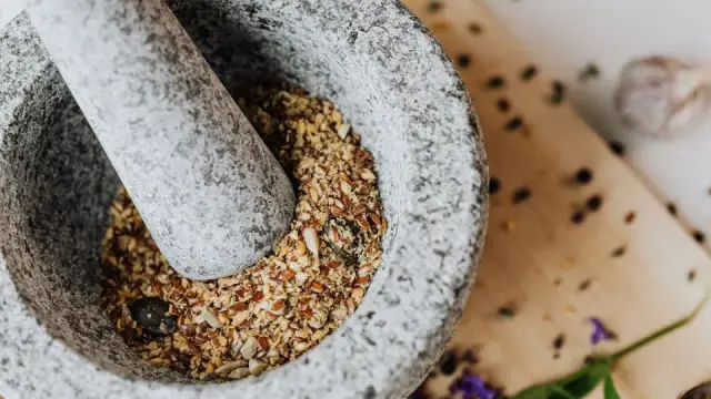 Lỗi khi d&ugrave;ng gia vị: 9 sai lầm khiến m&oacute;n ăn k&eacute;m ngon