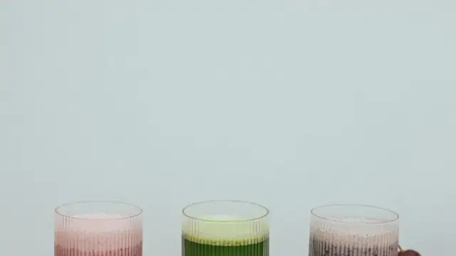 Sinh tố đẹp da đ&oacute;n Tết: 12 c&ocirc;ng thức tươi m&aacute;t, &iacute;t đường