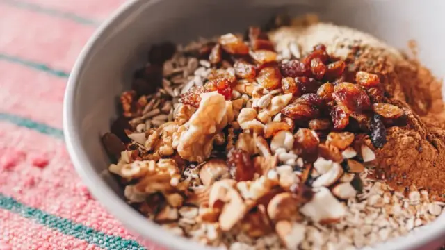 Thực phẩm gi&uacute;p giảm cholesterol: 7 nh&oacute;m n&ecirc;n c&oacute; trong bữa ăn