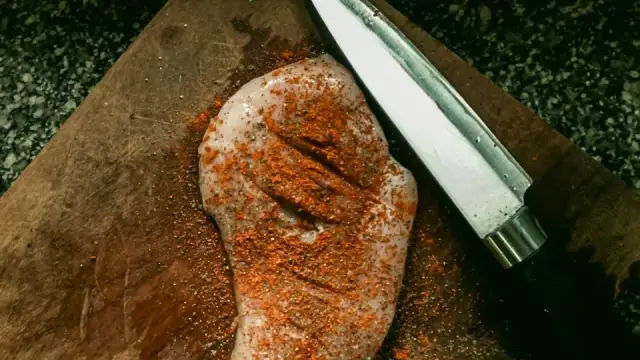 Thực phẩm kh&ocirc;ng n&ecirc;n ăn sống: 12 loại cần nấu ch&iacute;n kỹ để an to&agrave;n