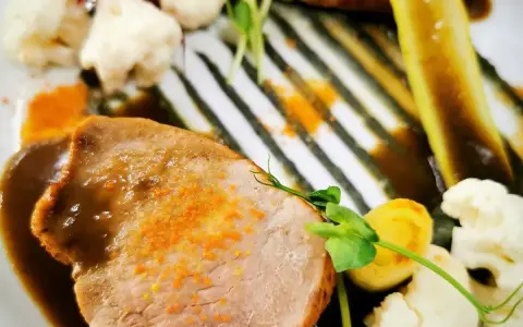 Ben Gourmet Restaurant & Coffee - Hoàng Quốc Việt