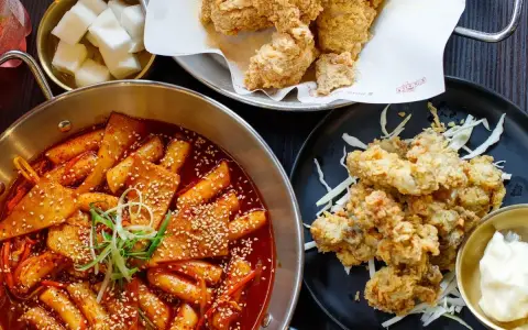 Tiệm Gà Dakgalbi - Nguyễn Phong Sắc