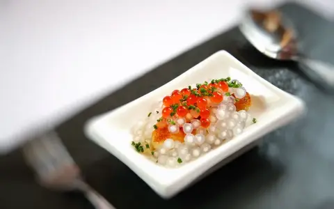 The Symphony Restaurant - Cầu Gỗ