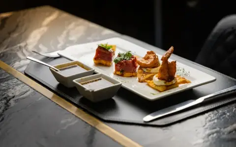 Mỹ Vị Restaurant & Cafe - Lý Thường Kiệt
