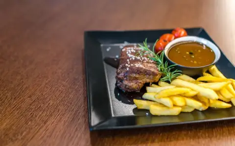 Le Monde Steak - Vincom Trần Duy Hưng