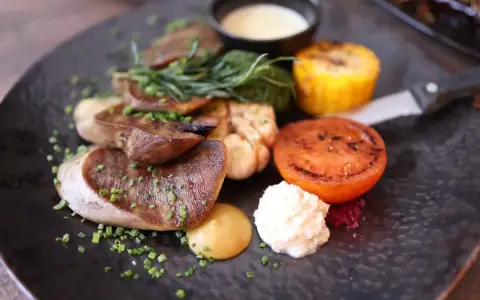 EMM’s French Bistro - Đỗ Quang