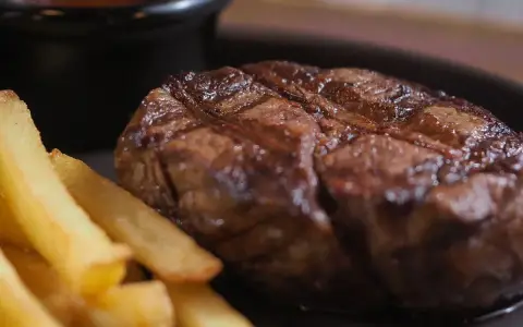 Le Monde Steak – Royal City