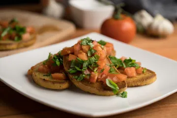 Bánh mì bruschetta cà chua