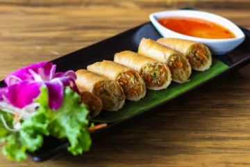 Chả giò Thái sốt ớt ngọt