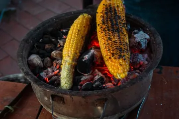 Ngô nướng than